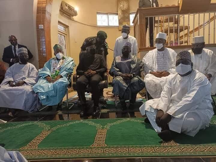 Osibanjo in Mosque