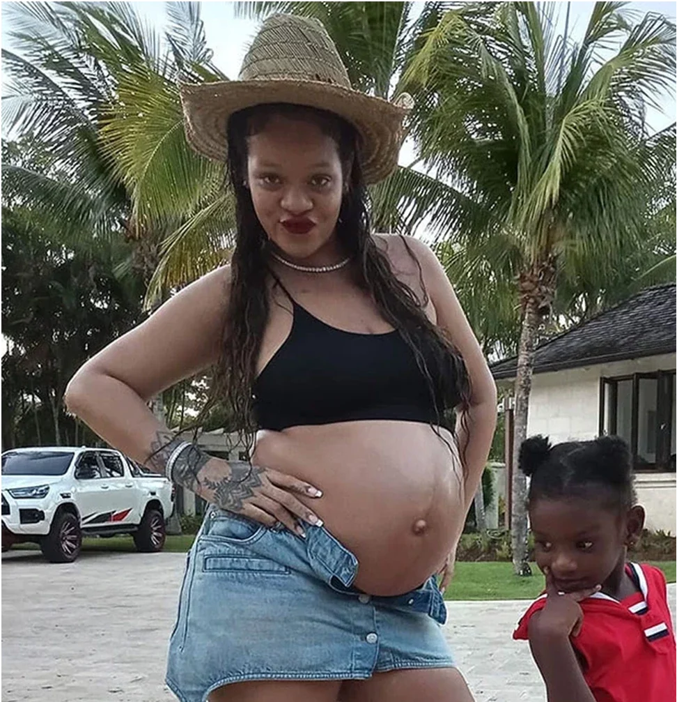 Rihanna shows off