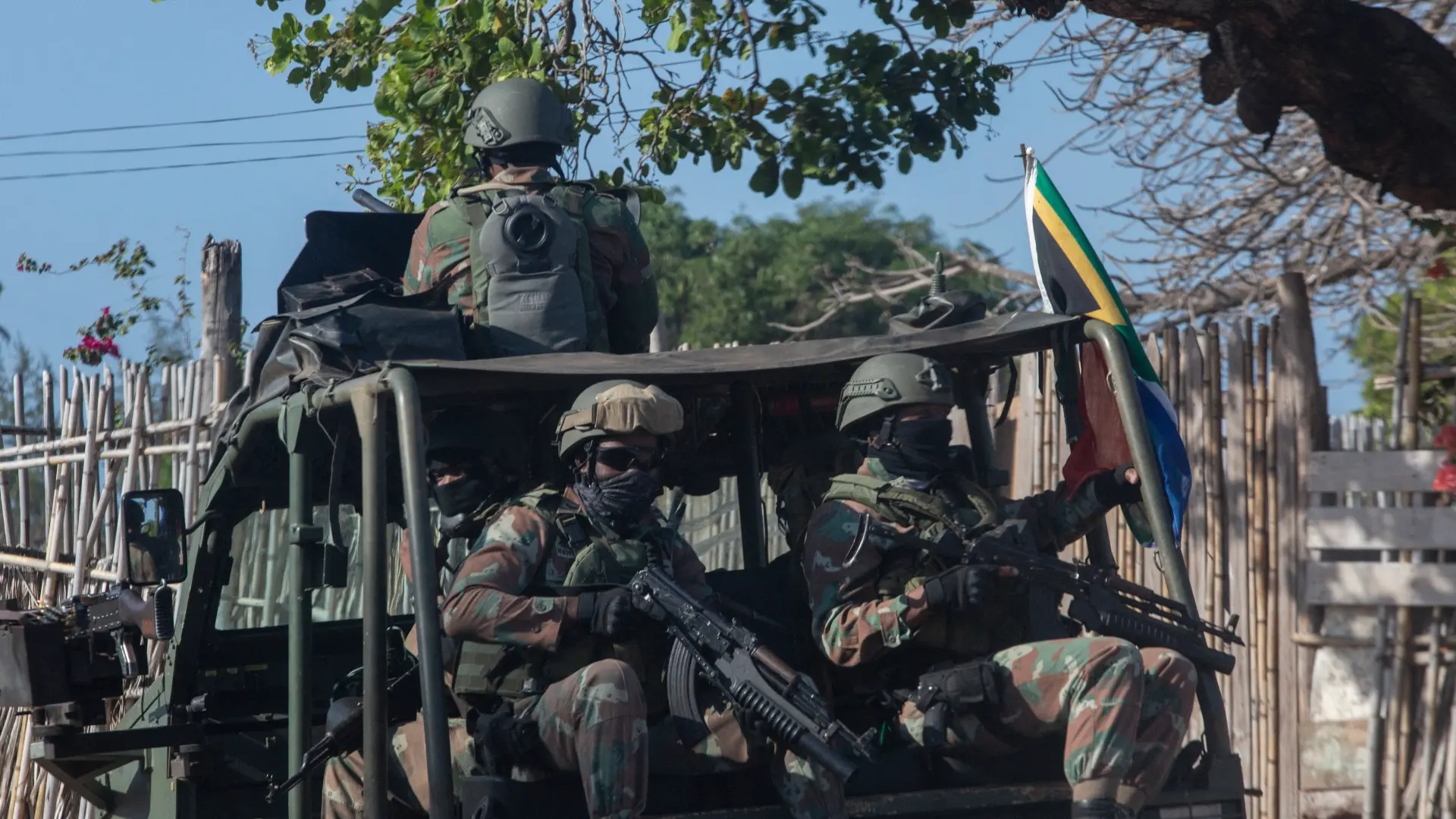 soldier peace mozambique