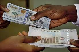 Naira gains 4.55% as a result of CBN clearing the FX backlog