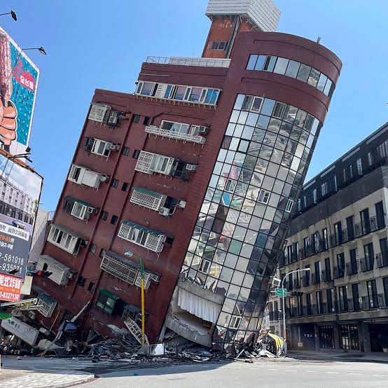 Taiwan Earthquake: Rescue Efforts Continue After 700 Injured