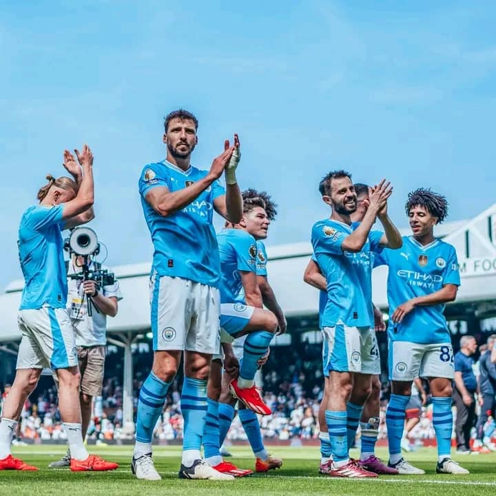 Manchester City Returns to Summit of the Premier League Table
