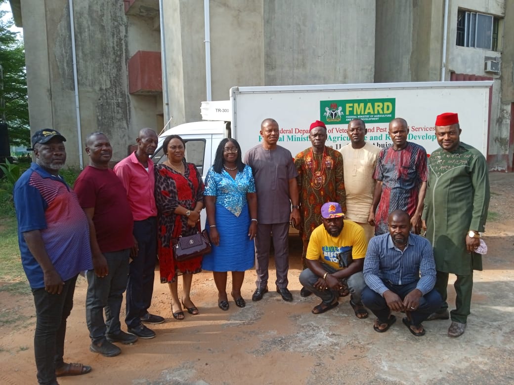 Anambra Butchers Receive FG's Refrigerated Van to end wheelbarrow Transportation of Meat to Abattoir