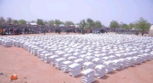 Governor Zulum distributes FG-donated grains to 10,000 People in Pulka, Gwoza