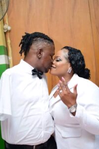 PHOTOS: Man Who Lost Both Arms In An Accident Ties Knot With Lover