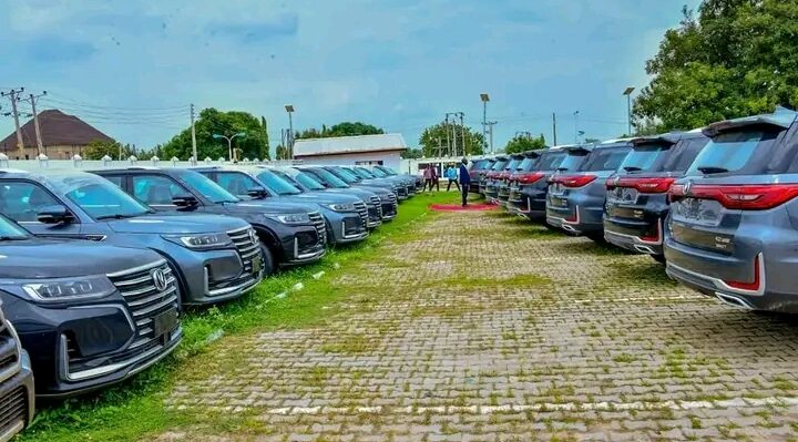 Niger State Government Presents Vehicles to Judges, Security and Various Organizations