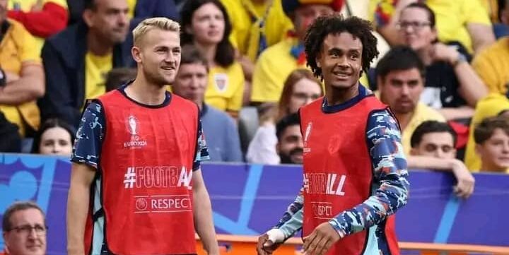 Manchester United are close in signing Matthijs de Ligt and Joshua Zirzkee.