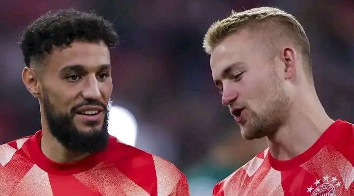 Manchester United has made an official bid for Bayern Munich's duo.