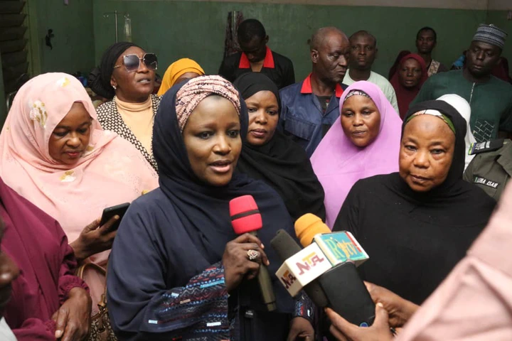 First Lady of Sokoto Donates Food and Cash Assistance to Patients at Specialist Hospital 