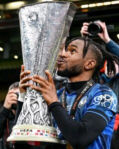 Lookman left out of Atalanta's matchday squad amid PSG transfer links.
