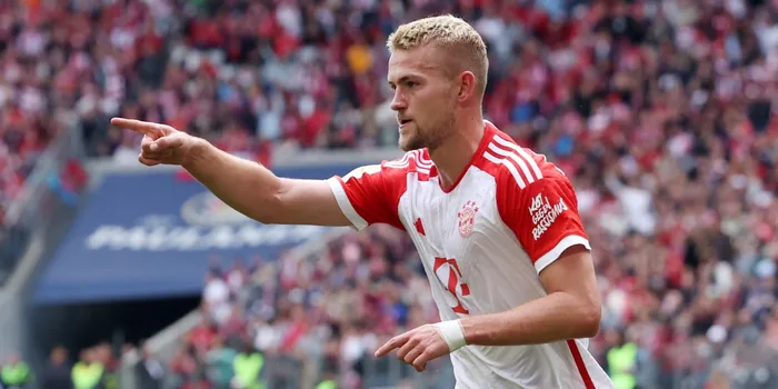 MANCHESTER UNITED SECURES MATTHIJS DE LIGT SIGNING IN €50M DEAL