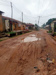Photospeak: Jikwoyi Phase 1 Road Becomes Death Trap Due to Rains