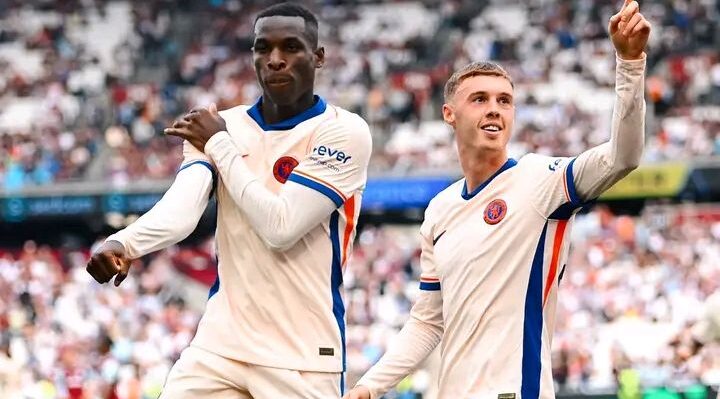 Nicholas Jackson leads Chelsea to a commanding victory over West Ham