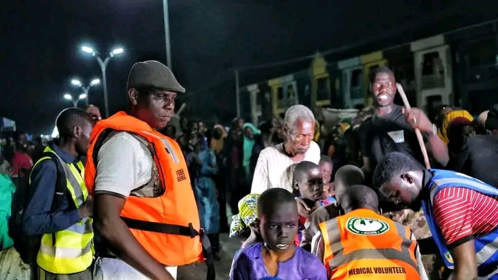 Nigerian Army Assists Hundreds Displaced by Floods in Maiduguri as Tinubu Commends Their Efforts