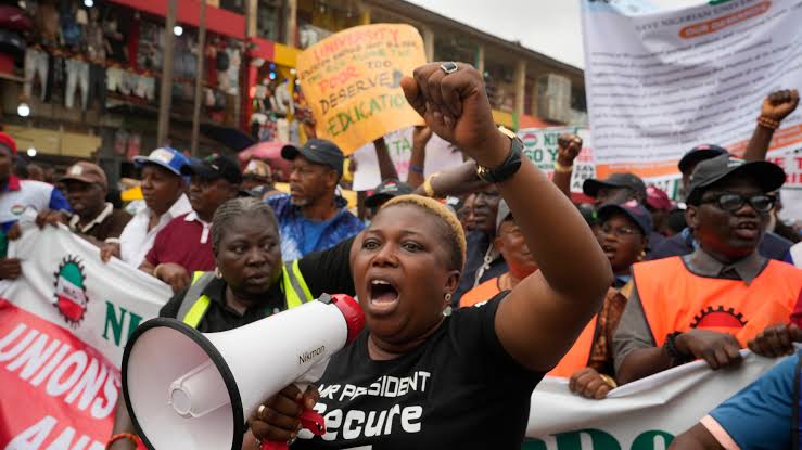 Nigerian Workers Suffocating Under Chinese Tourists' Companies While They Take Home $20 Billion