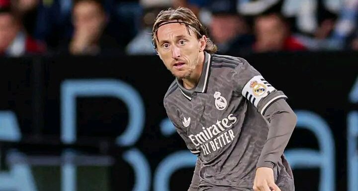 Luka Modrić became the oldest player to feature in an official match for Real Madrid