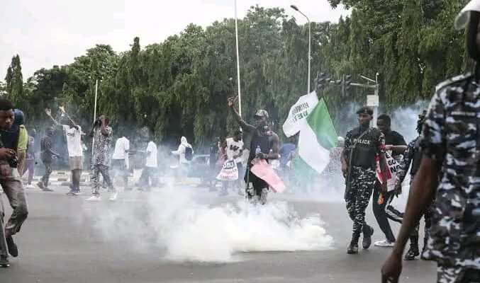 BREAKING: Police Disperse #FearlessInOctober Protesters in Abuja with Teargas and Live Ammunition