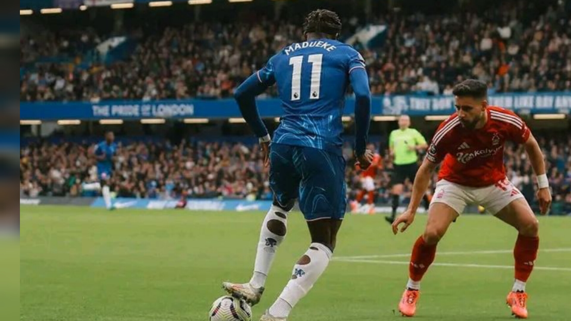 Chelsea and Manchester United Held to Draws