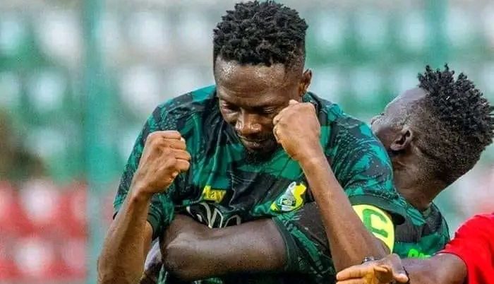 Ahmed Musa Donates N500,000 to U-19 Players of Pillars and Mighty Jets