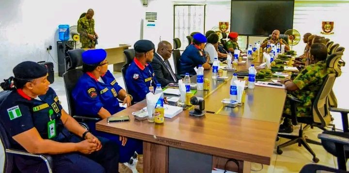 NSCDC Commandant Strengthens Security Ties with Nigerian Army in Benue State 