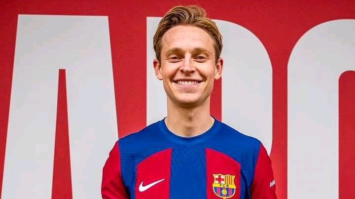 De Jong Shuts Down Exit Rumours 