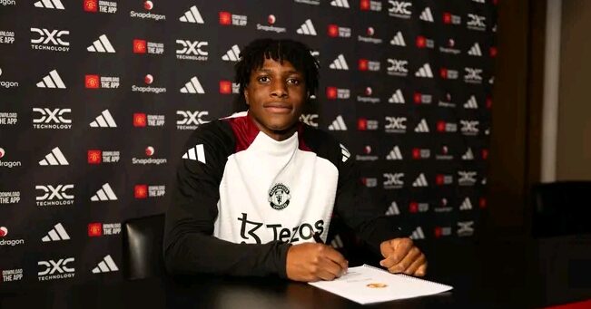 Manchester United reveals the signing of Patrick Dorgu from Lecce