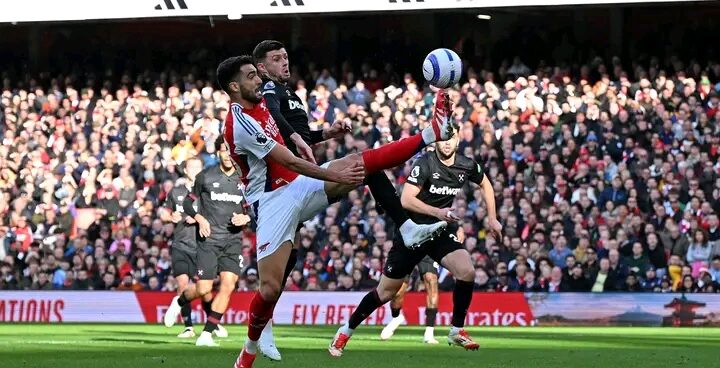 EPL: Arsenal Shocked, Manchester United Battle to Secure a Draw