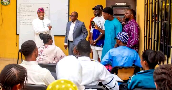 Lagos Awards Scholarships To 20 Youths of Ibeju Lekki 