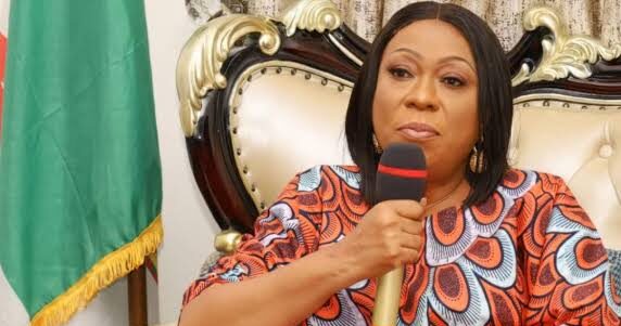 Plateau State Governor’s Wife Supports Couple Blessed with Quadruplets in Jos