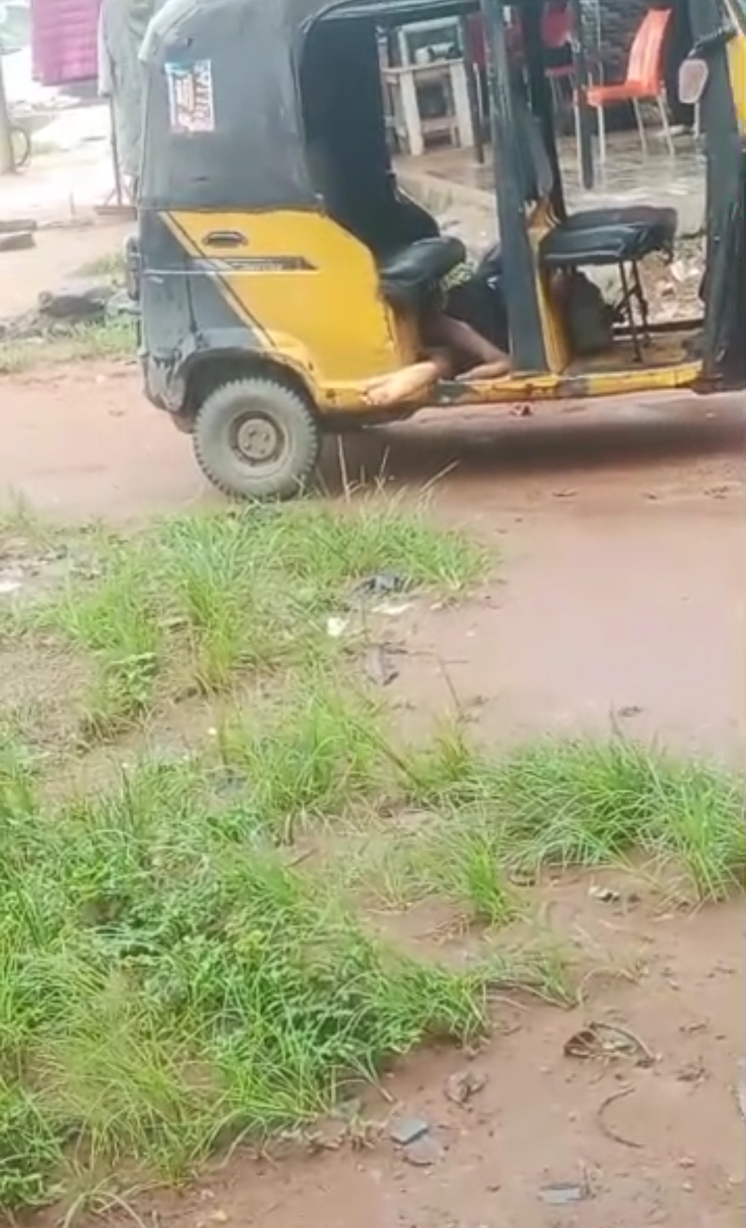 Four feared dead, many injured as Gunmen invade Anambra Community (Video)