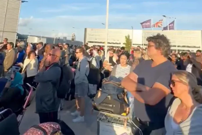 Safety Scare at London Heathrow Terminal 4 Affects Thousands of Passengers
