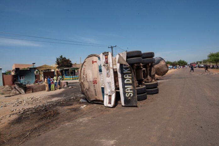 Petrol Tanker Overturns on Lambata-Lapai-Agaie