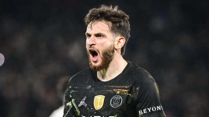 Arsenal Eye Shock Move for PSG Star Kvaratskhelia Ahead of Summer Window