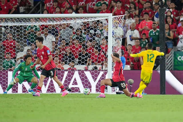 World Cup Shake-Up: South Africa Edge Korea, Mexico Run Riot to Secure Next-Round Berths