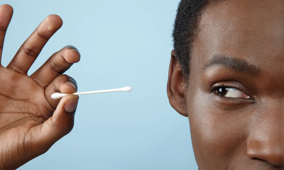The Hidden Dangers of Cotton Buds: Why Removing Earwax Can Be Hazardous to Your Health