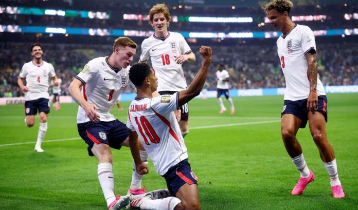 England Edge Hosts Mexico 3-2 to Advance into World Cup Last Eight