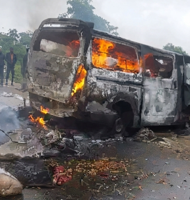 BREAKING: Nearly 10 People Burnt in Mokwa Vehicle Fire
