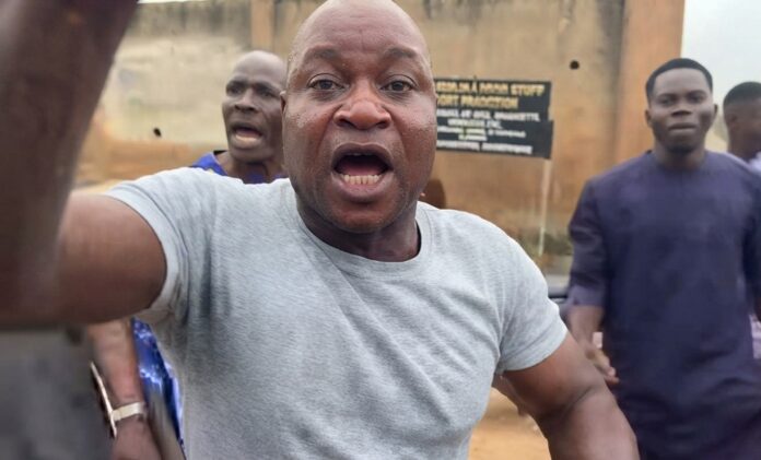 APC Is Sharing ₦10,000 — Voters Protest Alleged Vote Buying in Ejigbo