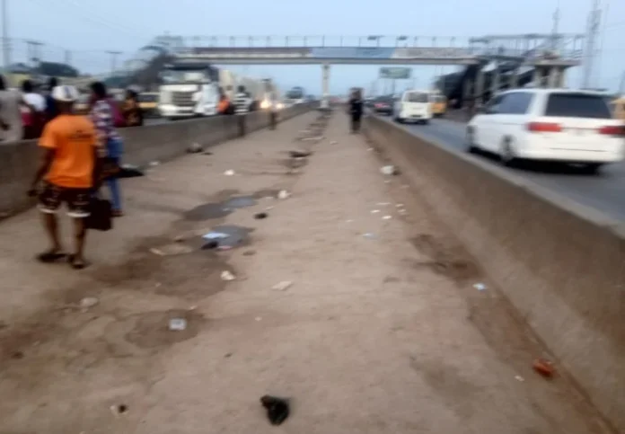 Outcry over open defecation on Lagos-Ibadan expressway